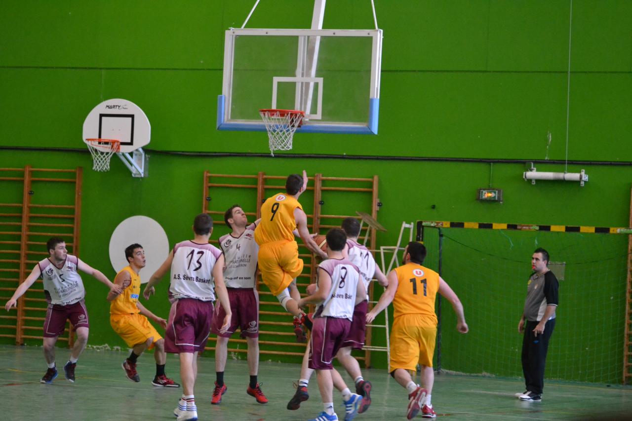 c. A.S Sèvre Basket -1